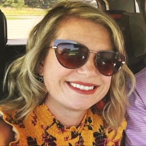 Meet your Posher, Becky